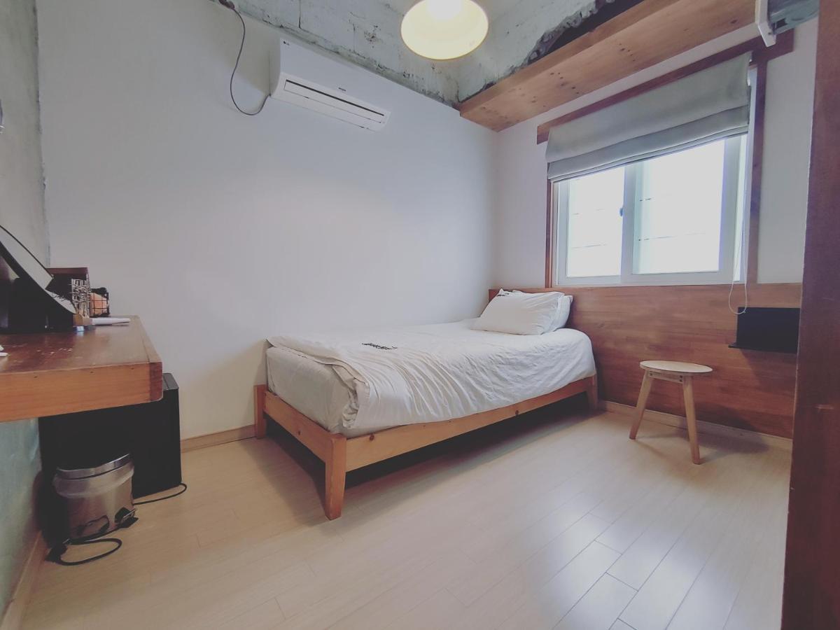Good Day Mate Hostel Μπουσάν Εξωτερικό φωτογραφία